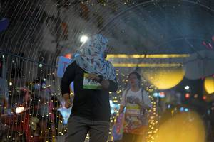 BIB: 900
                            <button type="button" onclick="openModal(21750500)" class="btn btn-primary btn-sm float-right btn-popup" data-toggle="modal" data-target=".modal-high-quality">
                        <i class="fas fa-shopping-cart"></i> Add to Cart
                    </button>
                                            <button type="button" onclick="isThisMe(21750500, true)" class="btn btn-success btn-sm float-right btn-popup btn-isme hidden" data-toggle="tooltip" data-placement="bottom" title="นี่คือรูปของคุณใช่ไหม คลิกที่นี่เพื่อเอาเข้าอัลบั้ม">
                        <i class="fas fa-plus"></i> Add to album
                    </button>
                    <button type="button" onclick="isThisMe(21750500, false)" class="btn btn-warning btn-sm float-right btn-popup btn-isnotme hidden">
                        <i class="fas fa-ban"></i> Remove from album
                    </button>